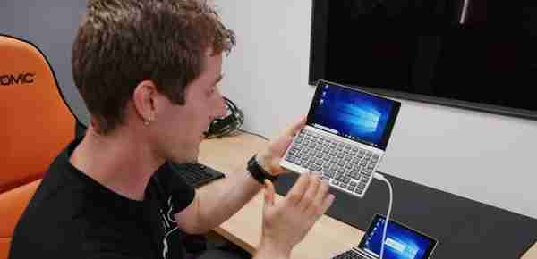 莱纳斯评测：国产7寸笔记本便携王者，性能吊打微软苏菲GO顶配版