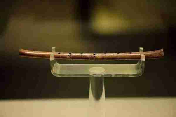 8000年前，27支骨笛，至今还能吹出河北民歌《小白菜》