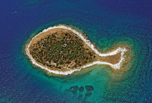 世界十大造型最奇特的海岛，斐济心形岛像极了爱情